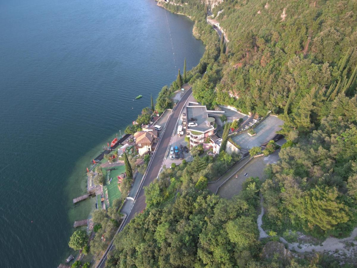 Surf Hotel Pier - Montagnoli Group Limone sul Garda Buitenkant foto